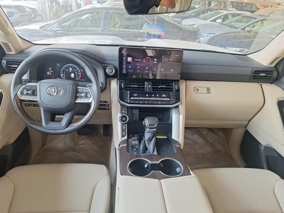 2025 Toyota Land Cruiser GXR5 
