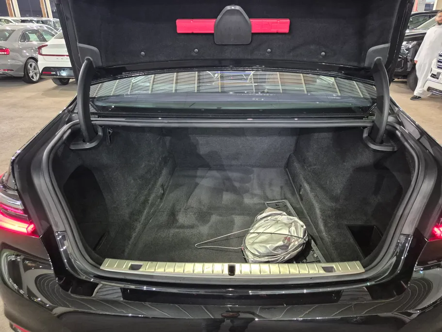 2022 BMW 7 Series 730Li 
