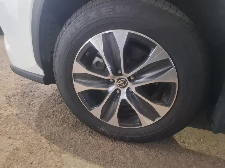 2023 Toyota Highlander GLE 