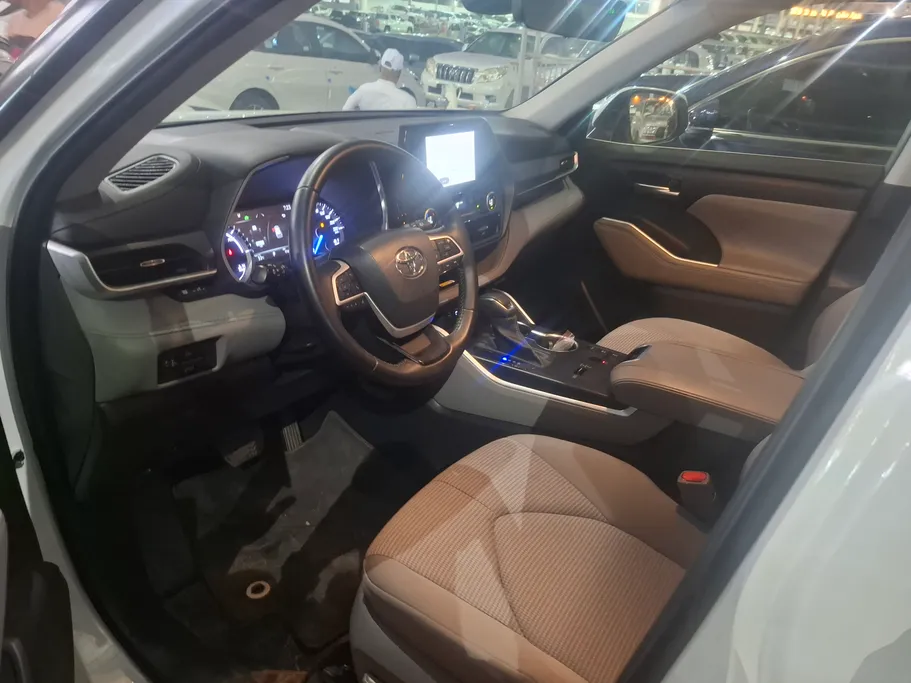 2023 Toyota Highlander GLE 