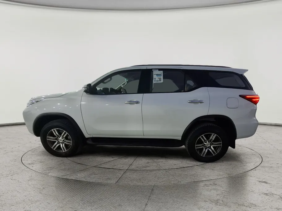 2023 Toyota Fortuner VX 