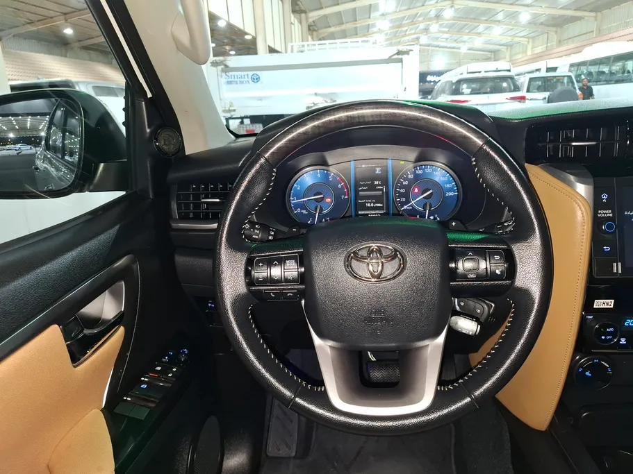 2023 Toyota Fortuner VX 