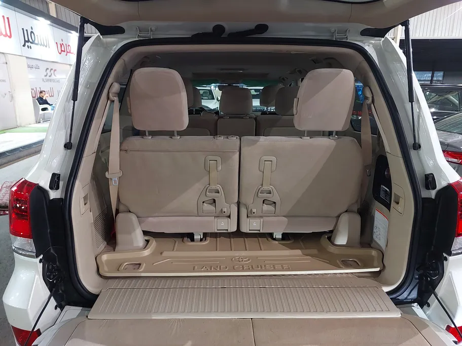 2018 Toyota Land Cruiser GXR 