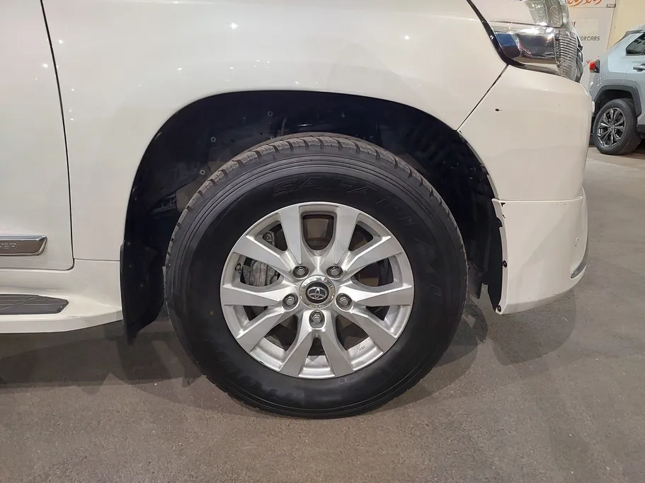 2018 Toyota Land Cruiser GXR 