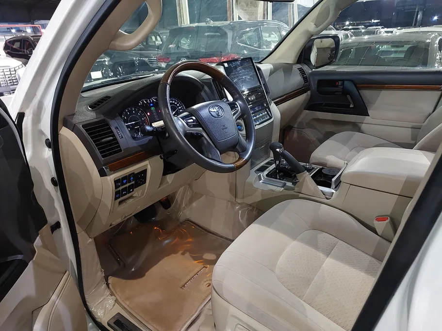 2018 Toyota Land Cruiser GXR 