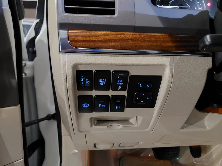 2018 Toyota Land Cruiser GXR 
