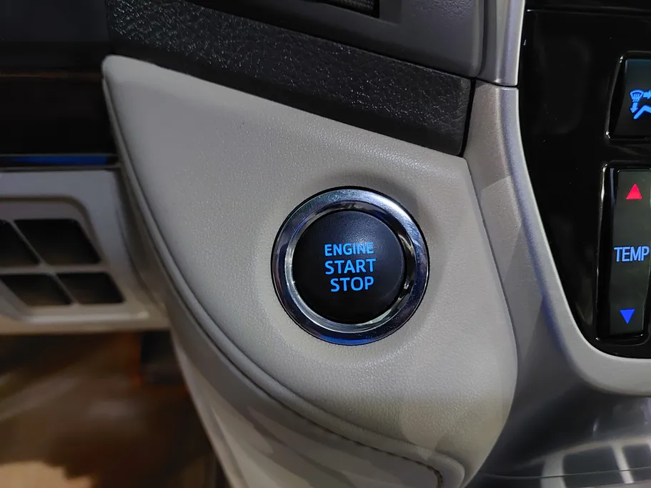 2018 Toyota Land Cruiser GXR 