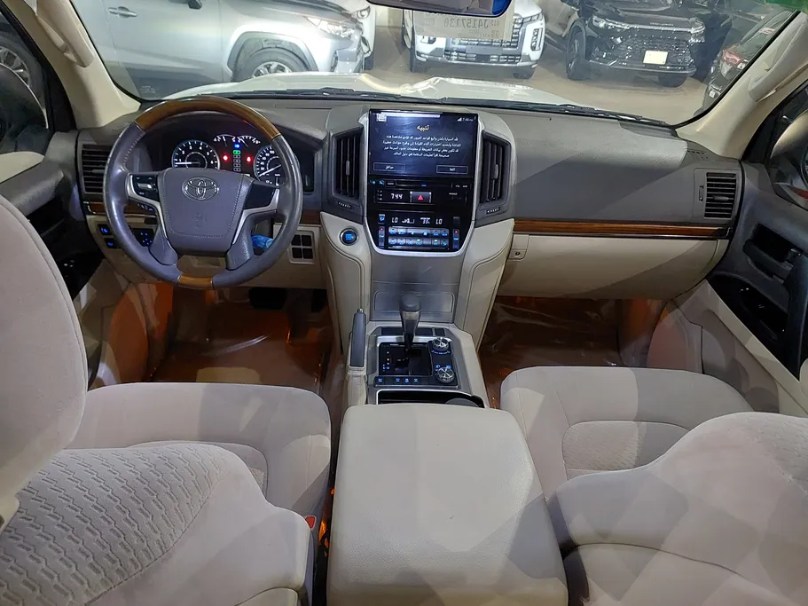 2018 Toyota Land Cruiser GXR 