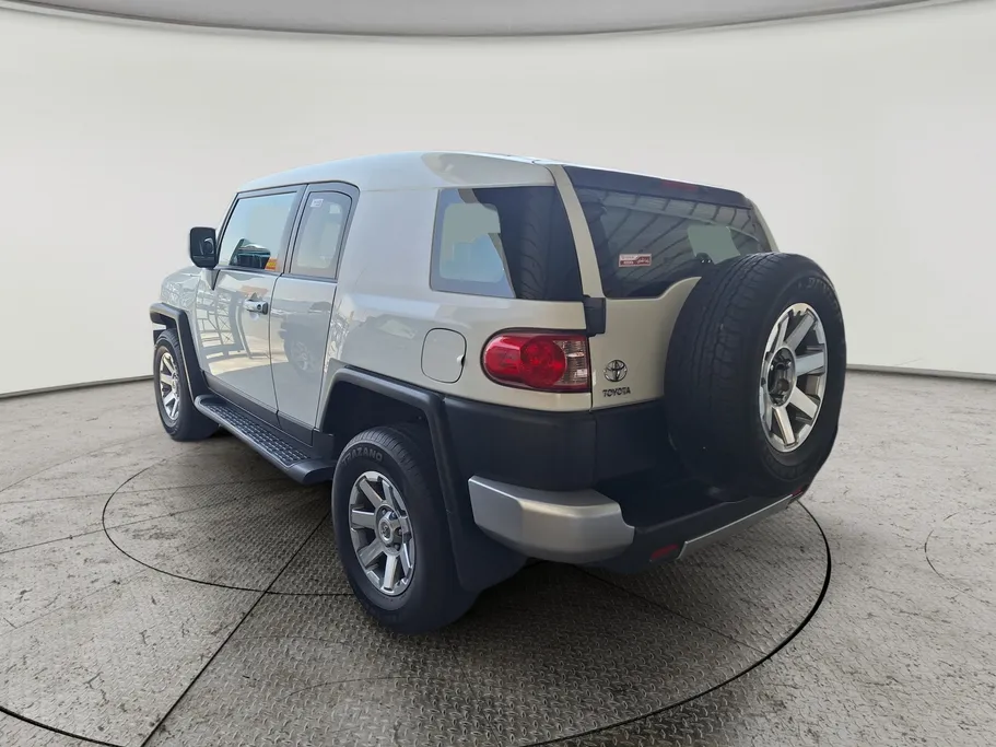 تويوتا اف جي FJ Cruiser 2023 