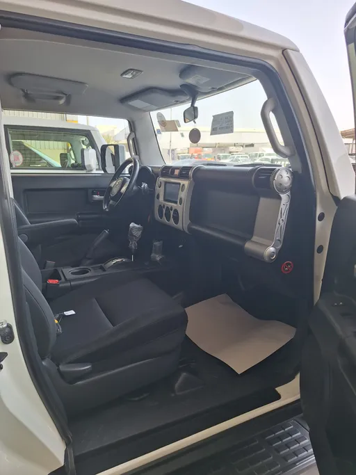 تويوتا اف جي FJ Cruiser 2023 