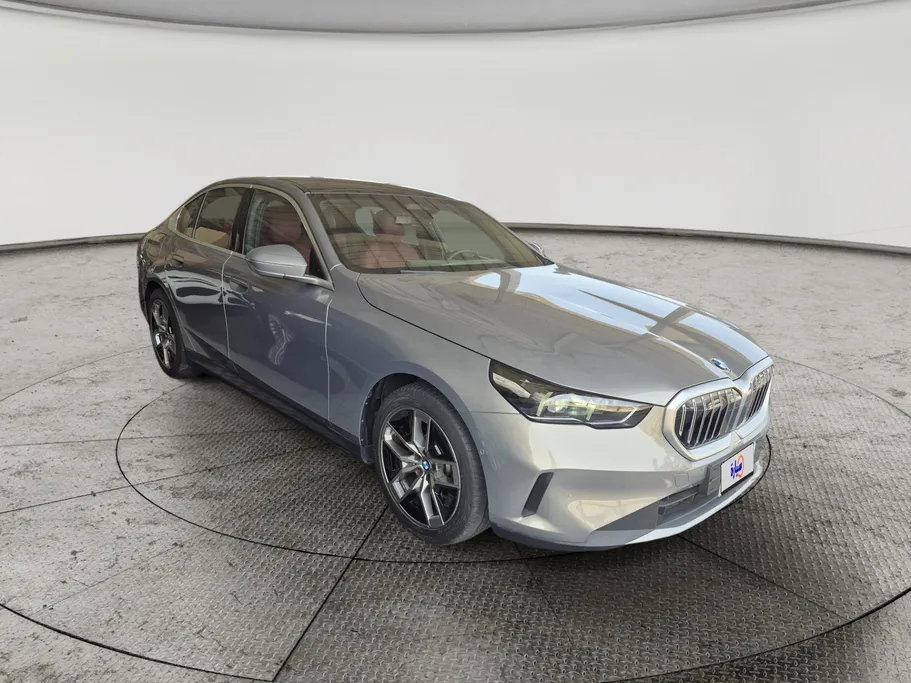 2024 BMW 5 Series 520i 