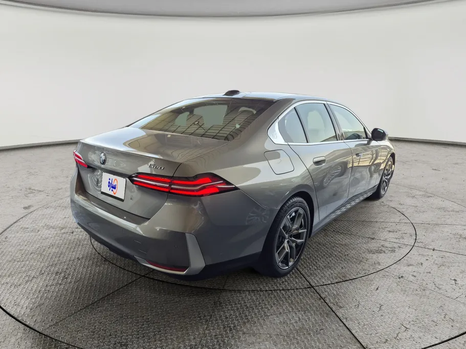 2024 BMW 5 Series 520i 