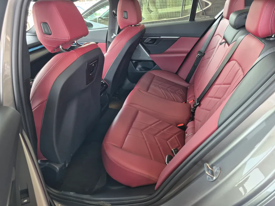 2024 BMW 5 Series 520i 