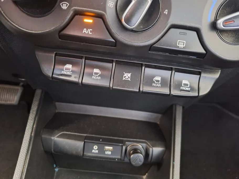 2023 Kia Pegas GL 