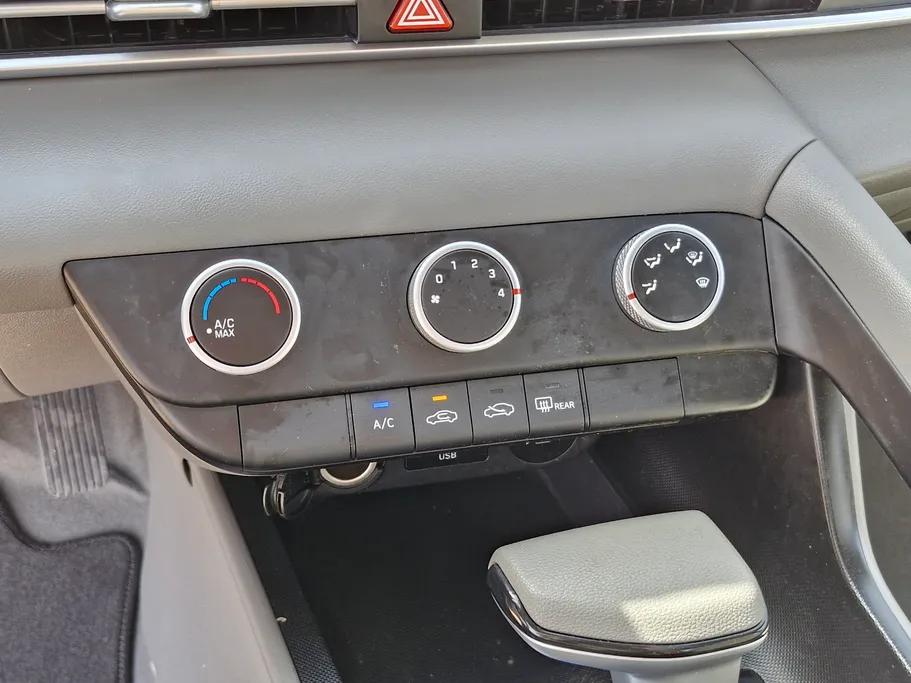 2024 Hyundai Elantra Fleet 