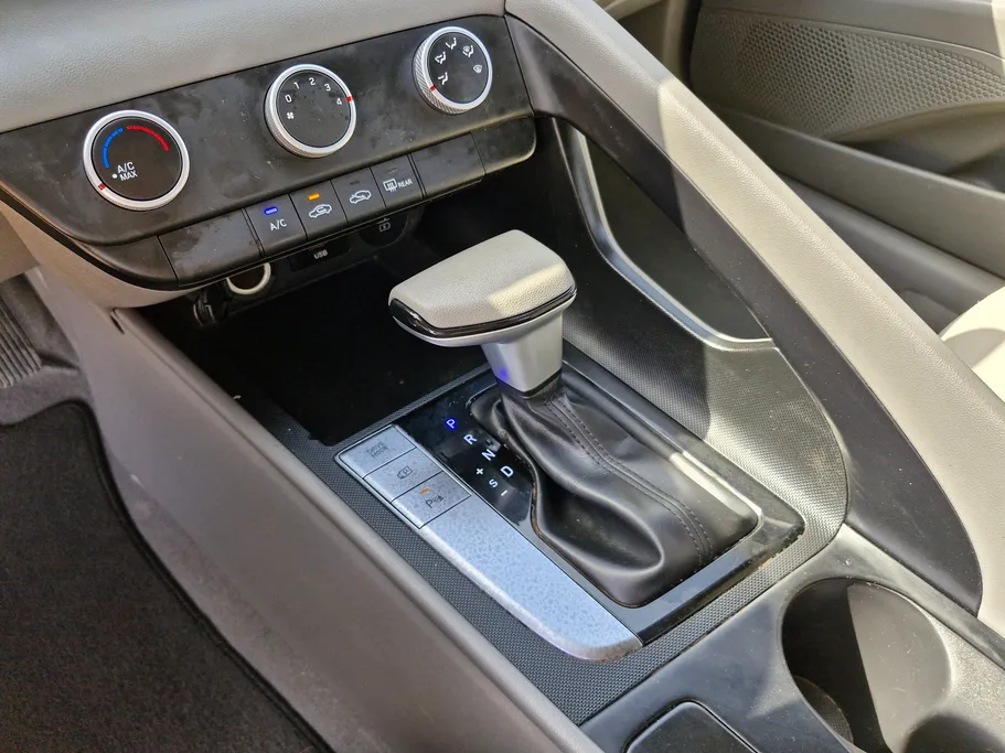 2024 Hyundai Elantra Fleet 
