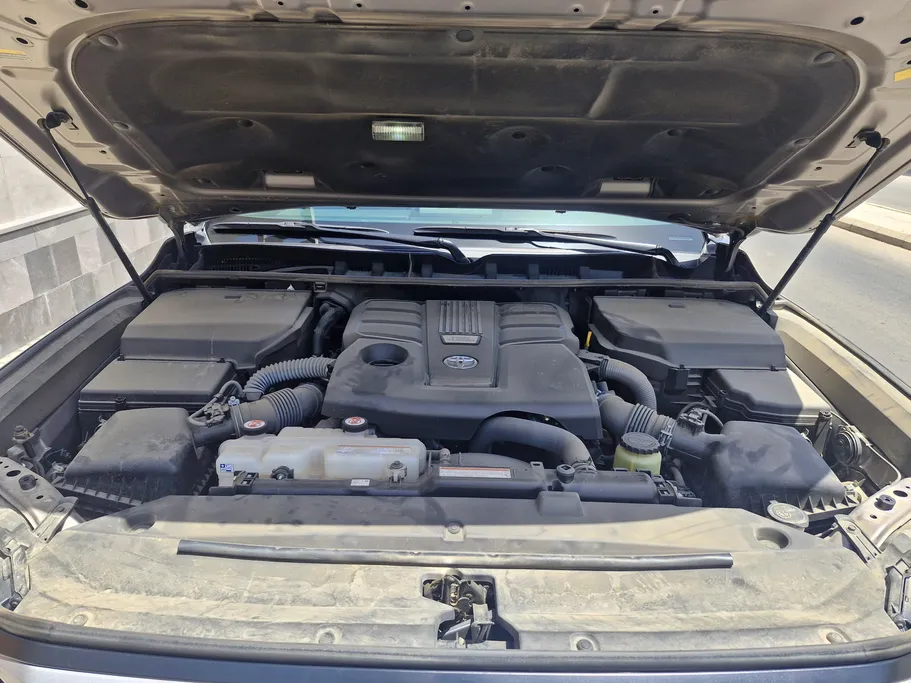 2025 Toyota Land Cruiser GXR4 