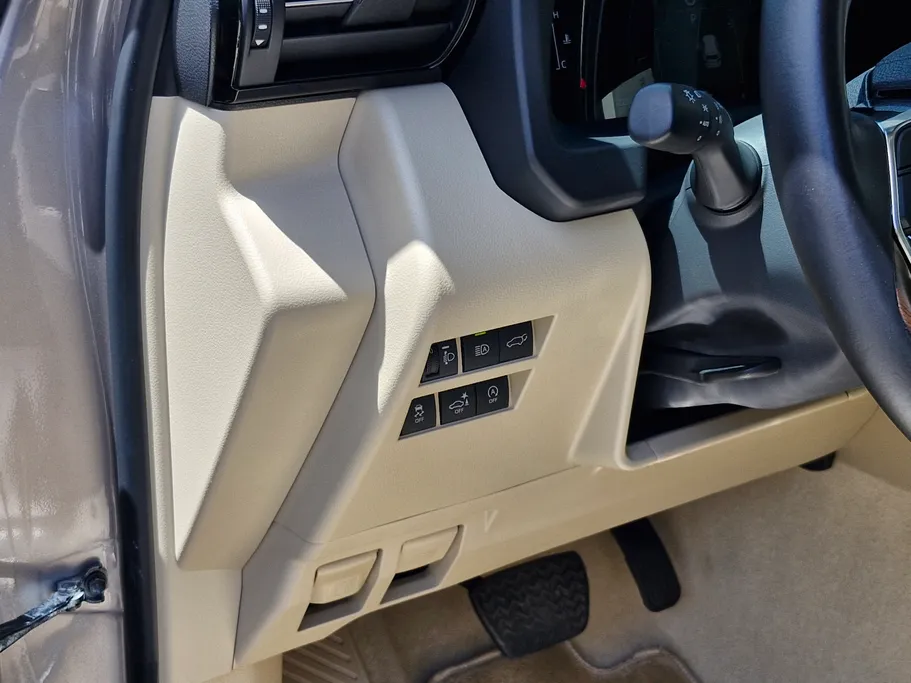 2025 Toyota Land Cruiser GXR4 