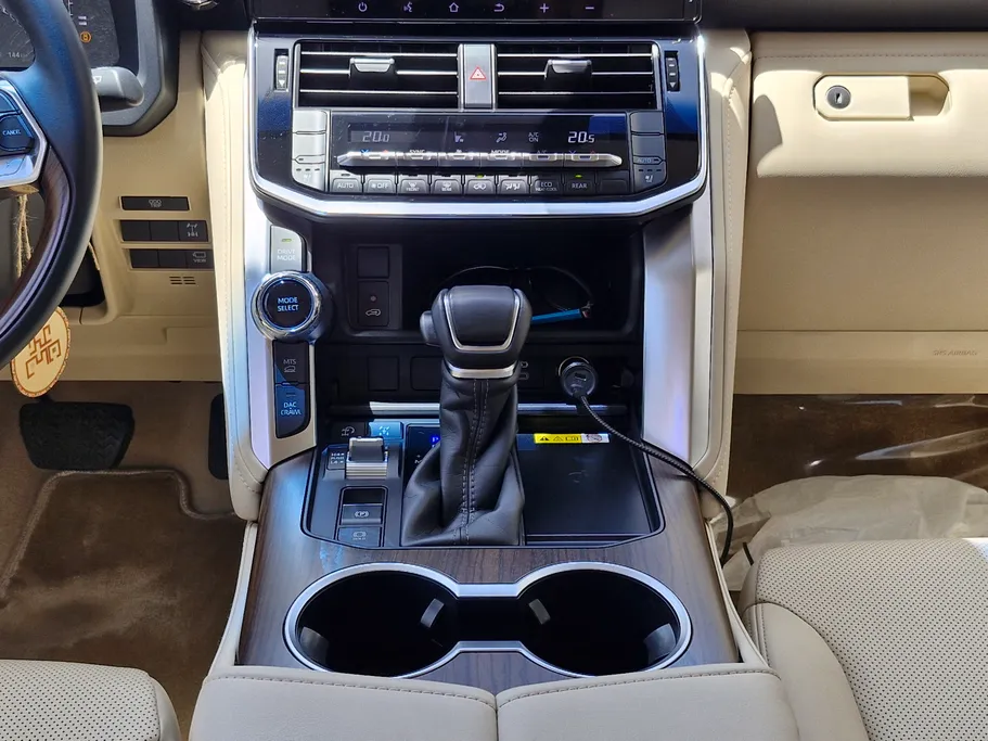 2025 Toyota Land Cruiser GXR4 
