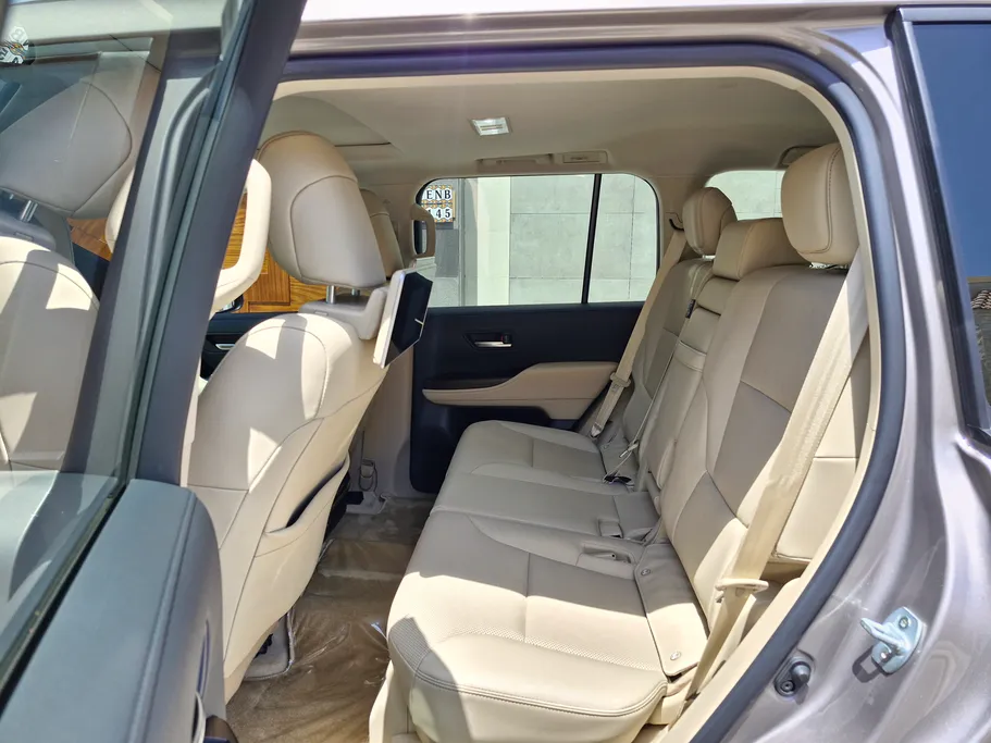 2025 Toyota Land Cruiser GXR4 