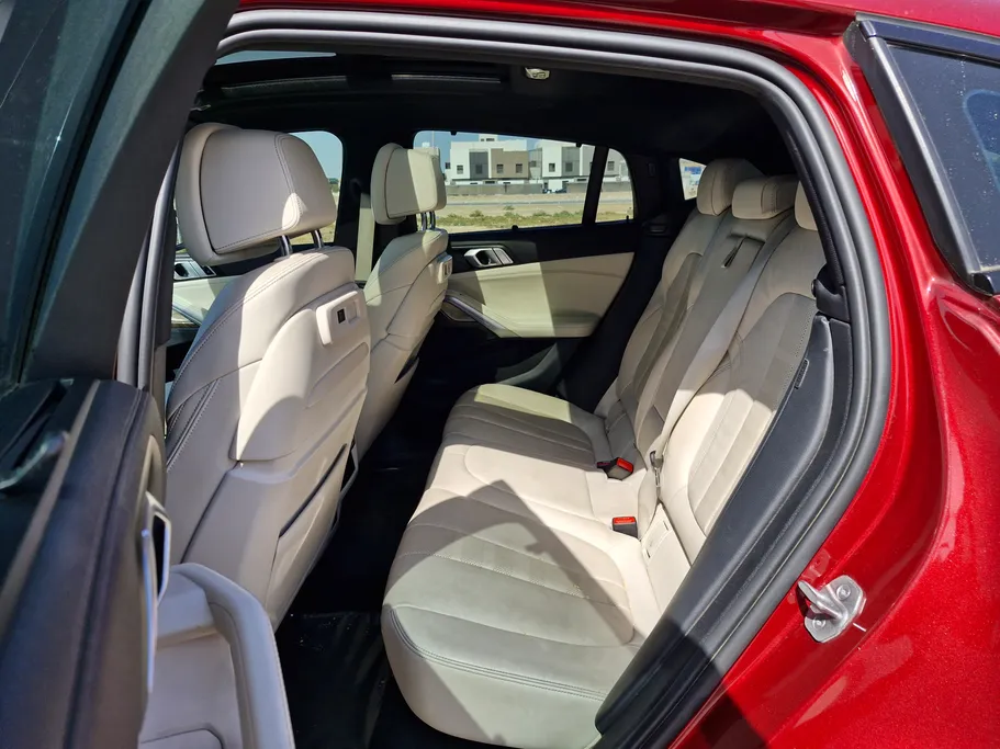 2022 BMW X Series 6 xDrive 40i 