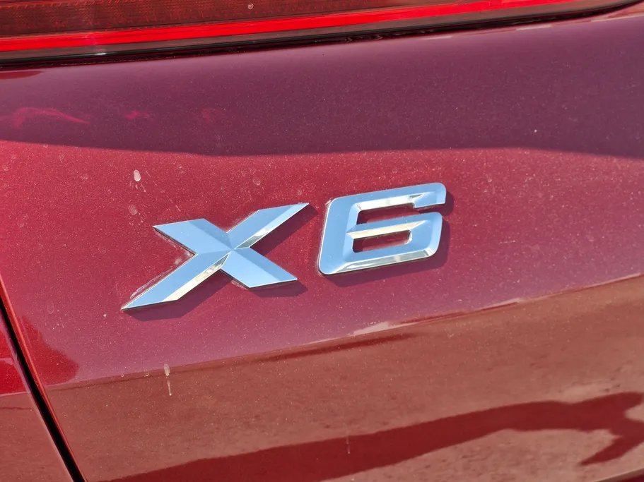 2022 BMW X Series 6 xDrive 40i 