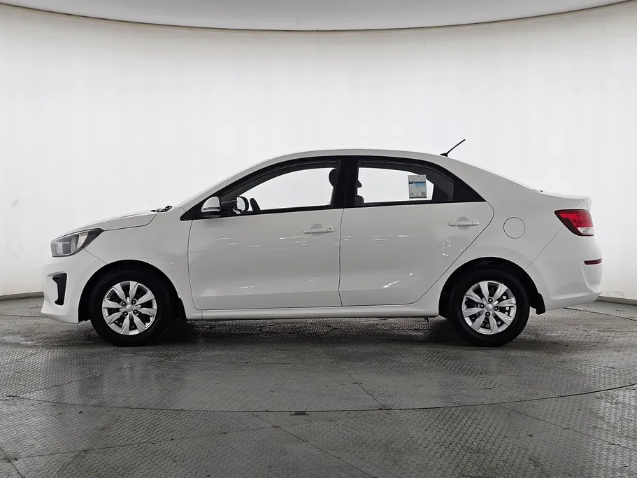 2022 Kia Pegas LX 
