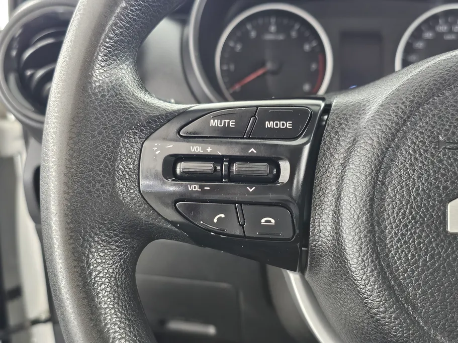 2022 Kia Pegas LX 