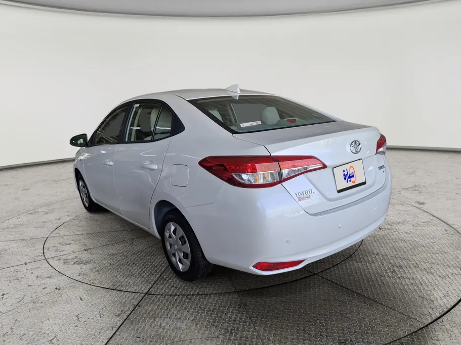 2022 Toyota Yaris  Y 