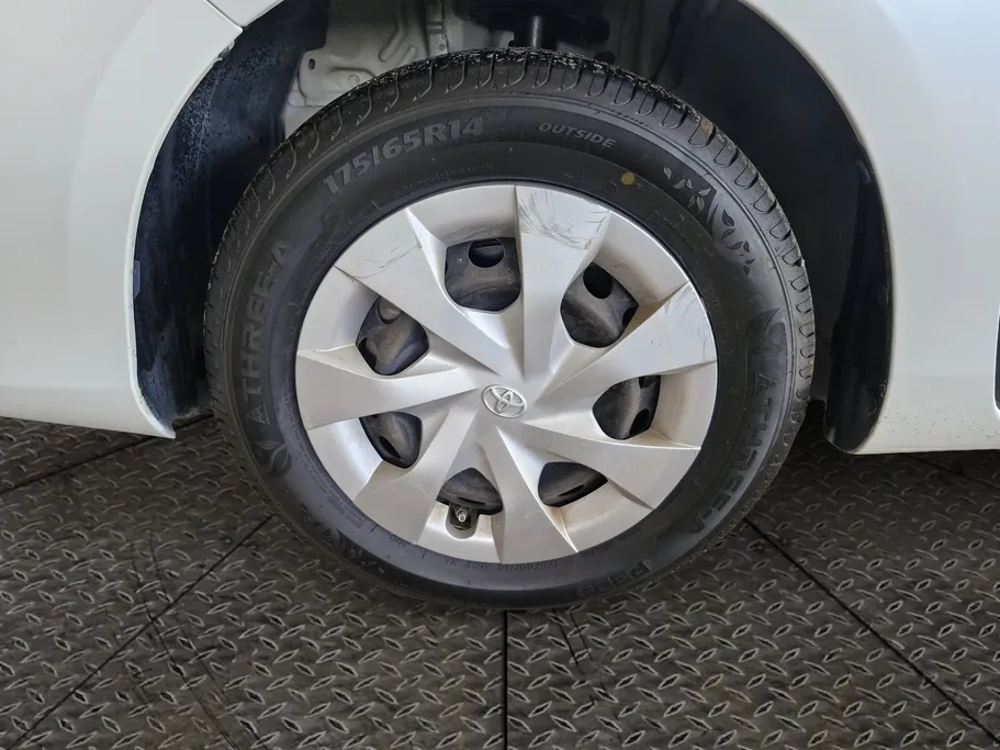 2022 Toyota Yaris  Y 