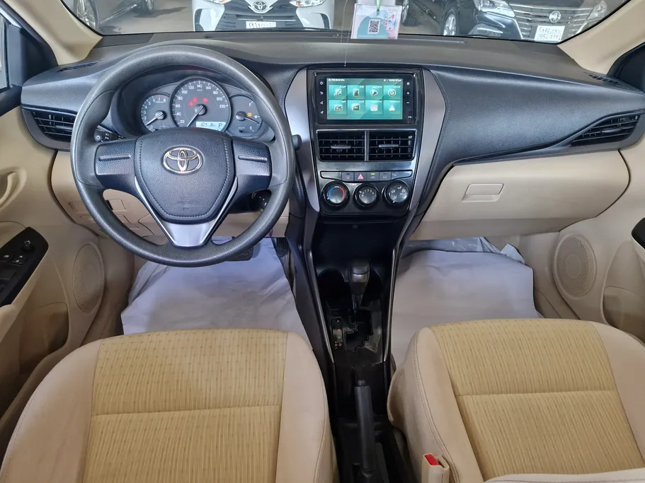 2022 Toyota Yaris  Y 