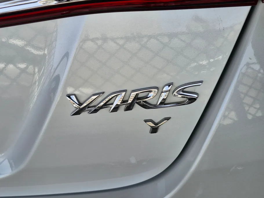 2022 Toyota Yaris  Y 