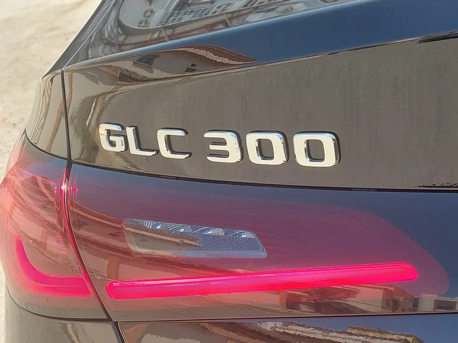 2026 Mercedes GLC 300 