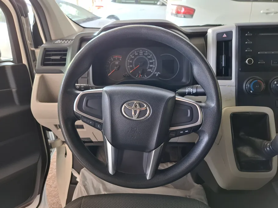 2023 Toyota Haice فان بضاعه 