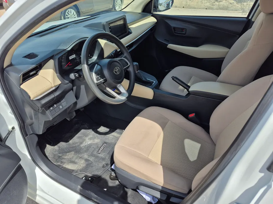 2023 Toyota Yaris  Y 