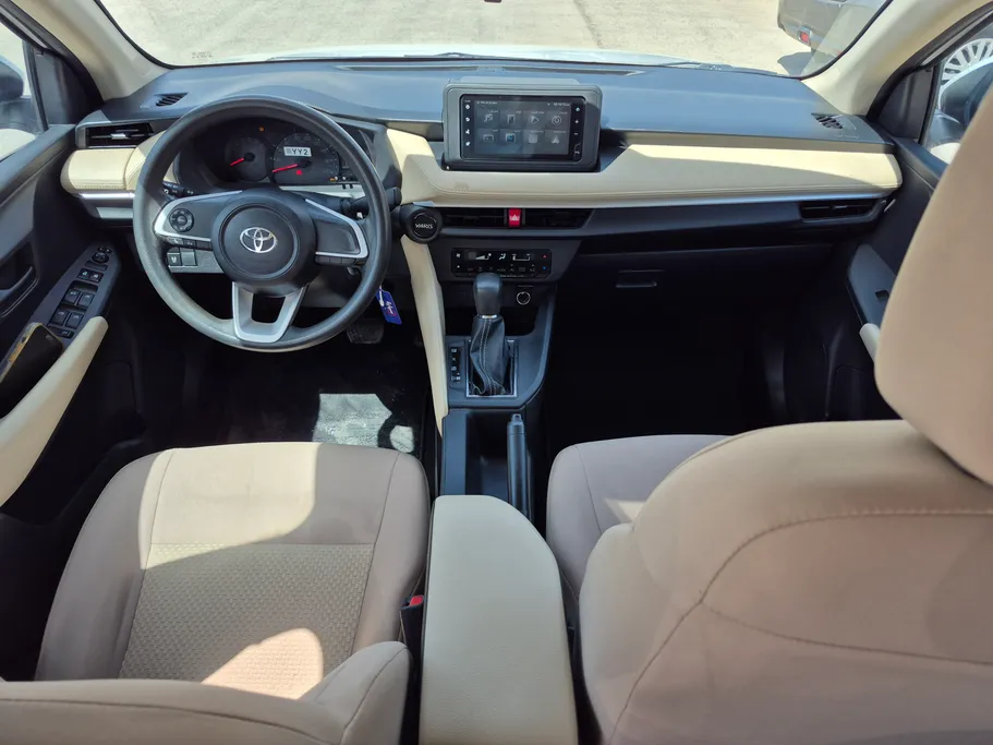 2023 Toyota Yaris  Y 