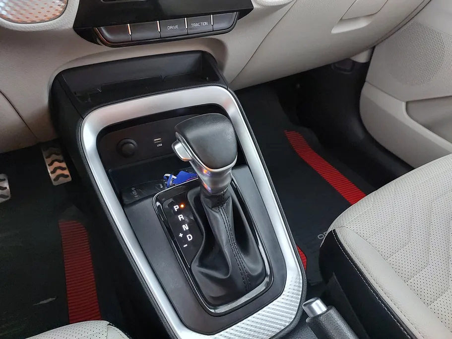 2023 Kia SONET EX 