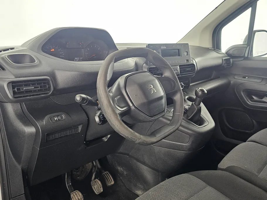 بيجو بارتنر Short van 2021 
