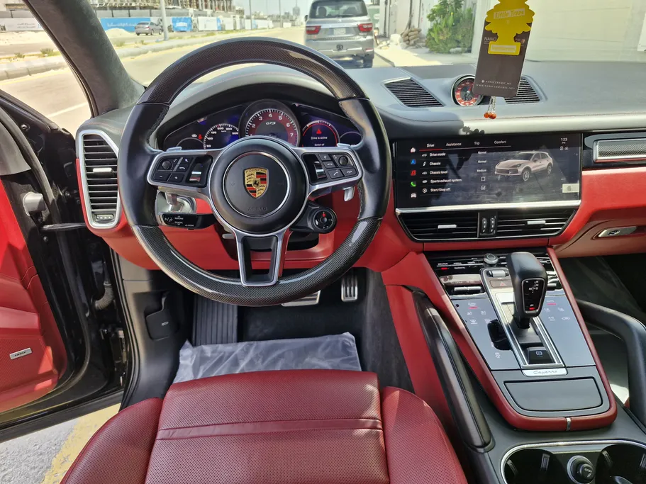 2022 Porsche Cayenne GTS 