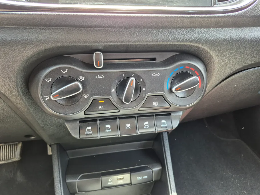 2024 Kia Pegas LX 