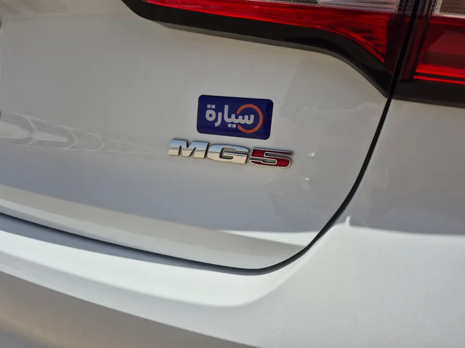 ام جي 5 COM 2024 