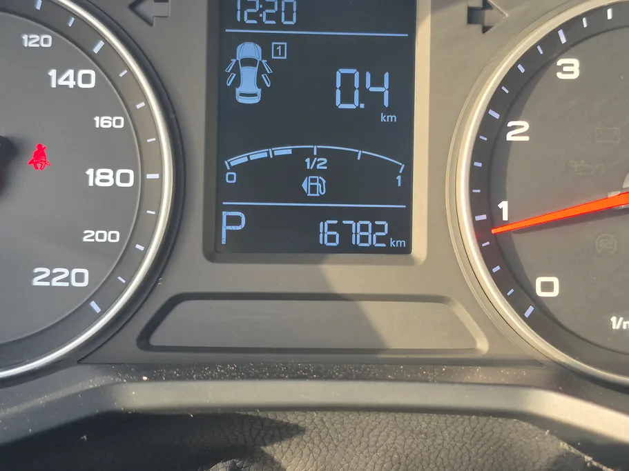 2025 ام جي 5 STD 