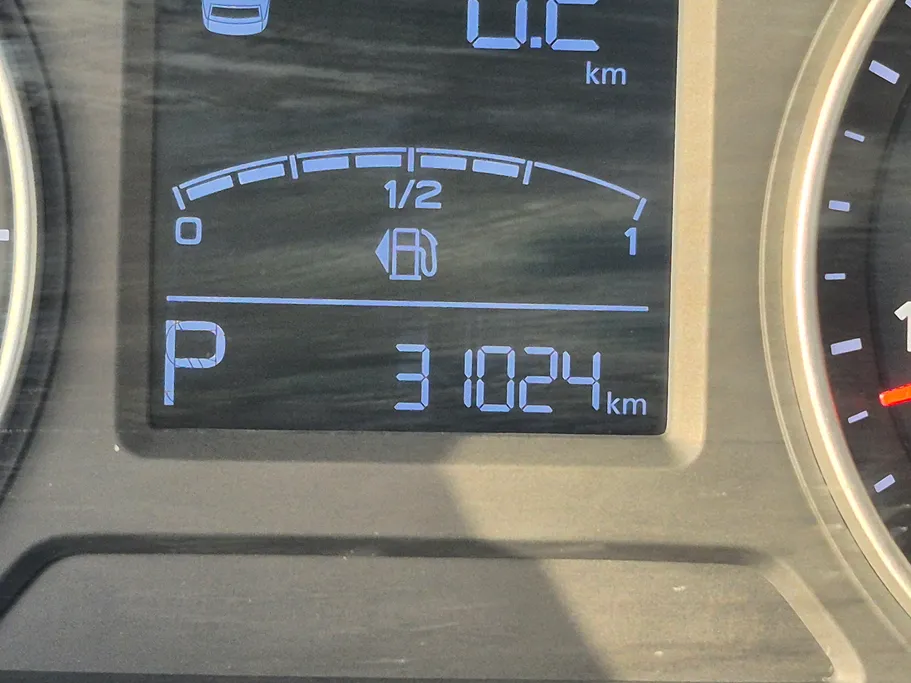 2024 ام جي 5 STD 