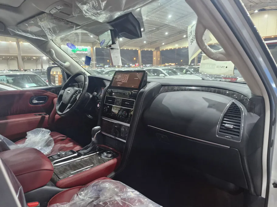 2023 Nissan Patrol Platinum 