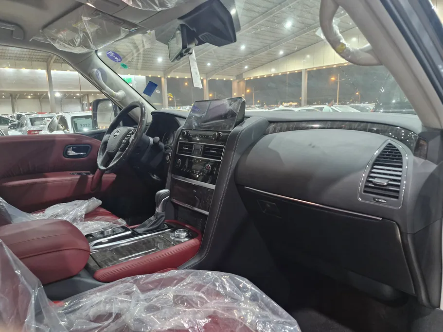 2023 Nissan Patrol Platinum 