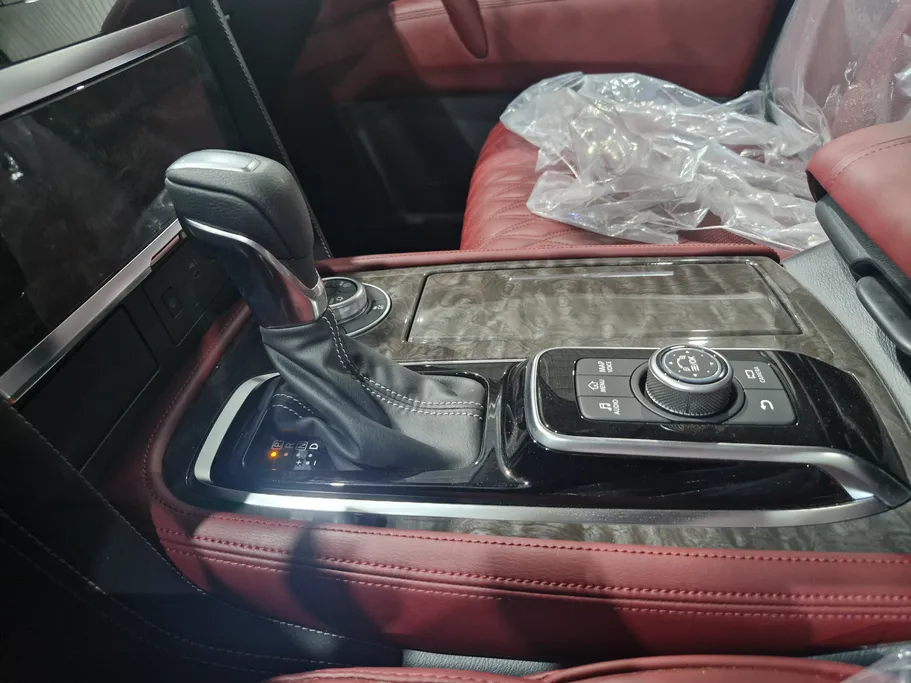 2023 Nissan Patrol Platinum 