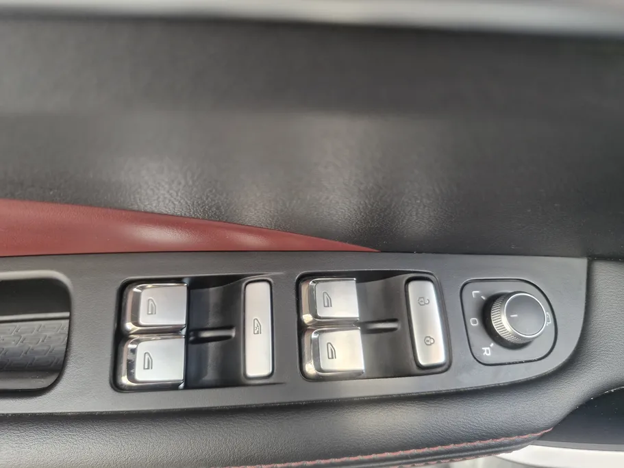 2022 Geely Coolray Plus 
