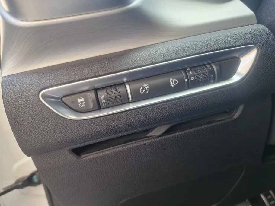 2022 Geely Coolray Plus 