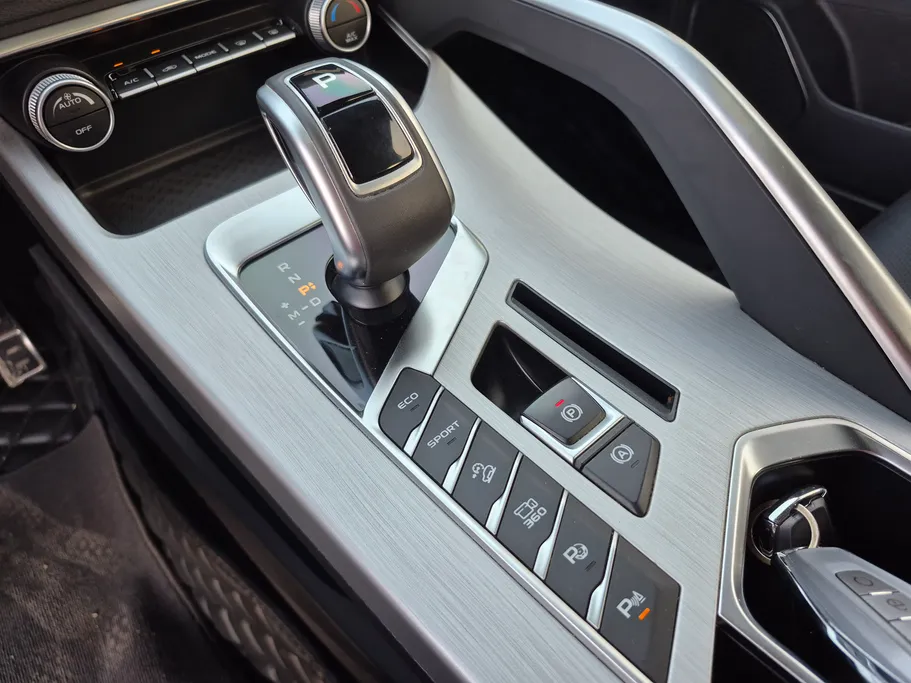 2022 Geely Coolray Plus 
