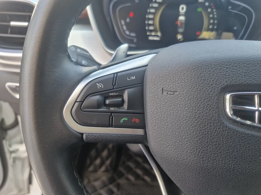 2022 Geely Coolray Plus 